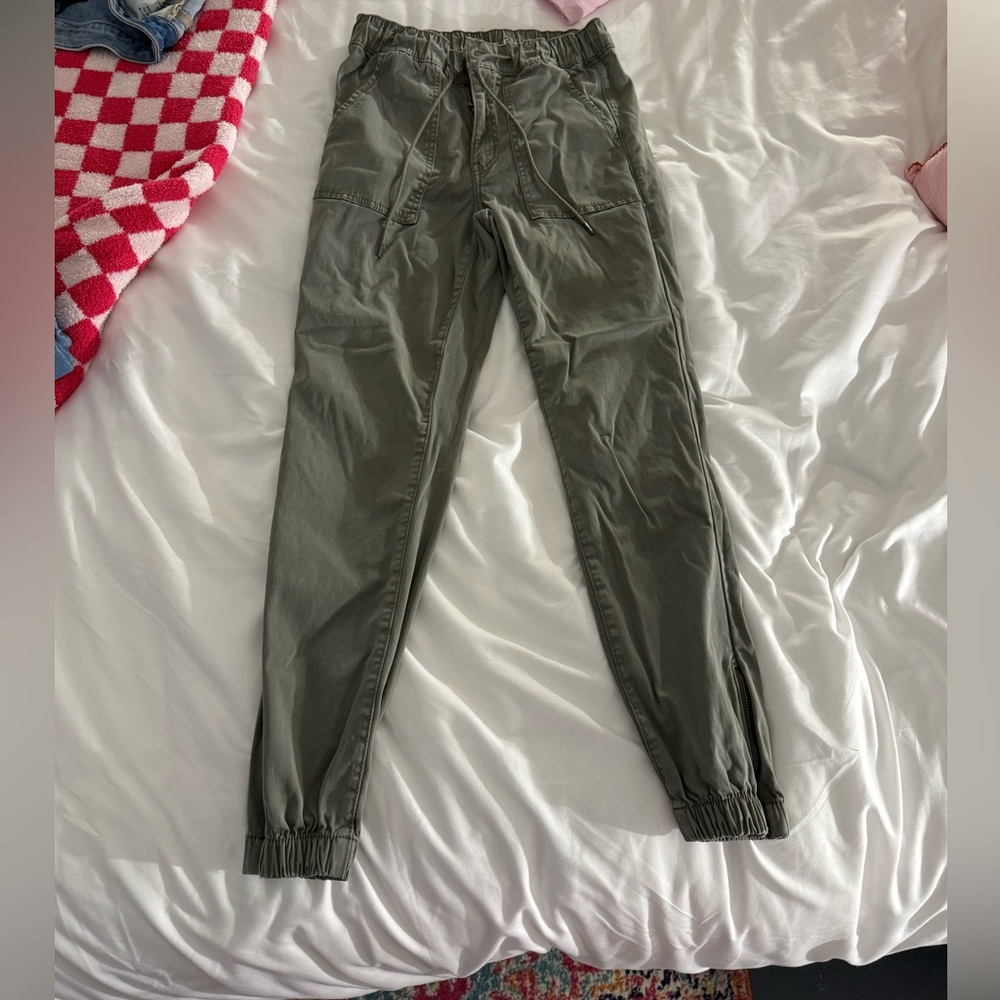 Green American Eagle Jogger Pants